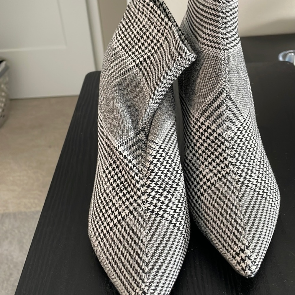 Nine west plaid bootie New without tags